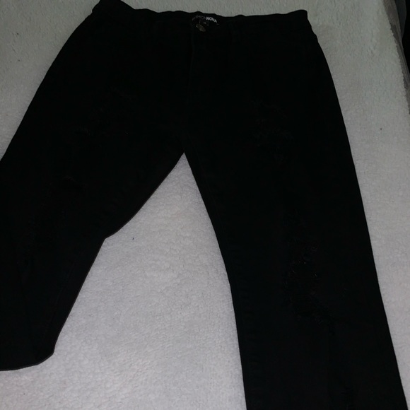 Distressed jeans - Picture 4 of 7